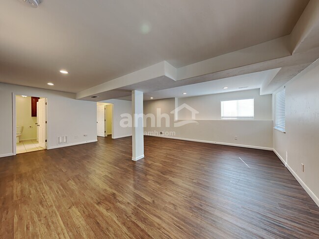 Building Photo - 6627 Sonny Blue Dr