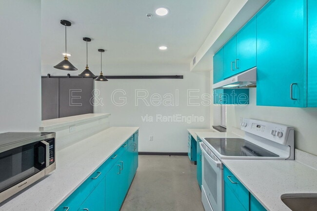 Building Photo - 129 N 11th Ave