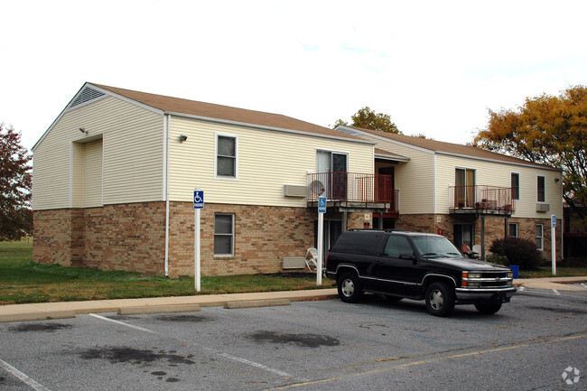 Building Photo - Peachtree Apartments