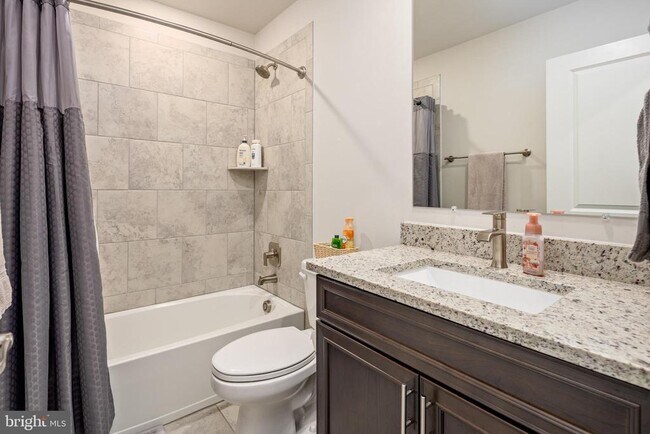 Building Photo - 618 Chalcedony Ln