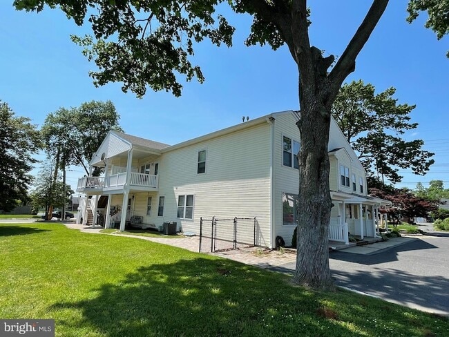 Building Photo - 1326 Central Ave