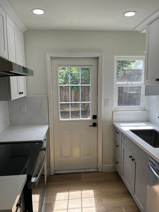 Building Photo - Remodeled Cupertino Gem in Top-Rated School District!