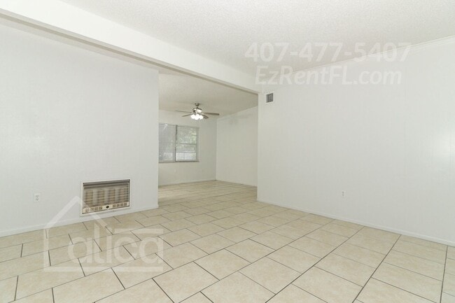 Building Photo - Completely Remodeled 3/1 in Orlando with C...