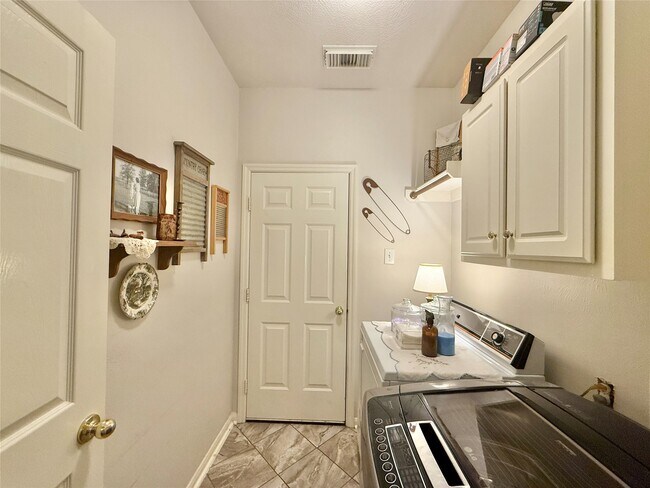 Building Photo - 176 S Holly Laurel Cir