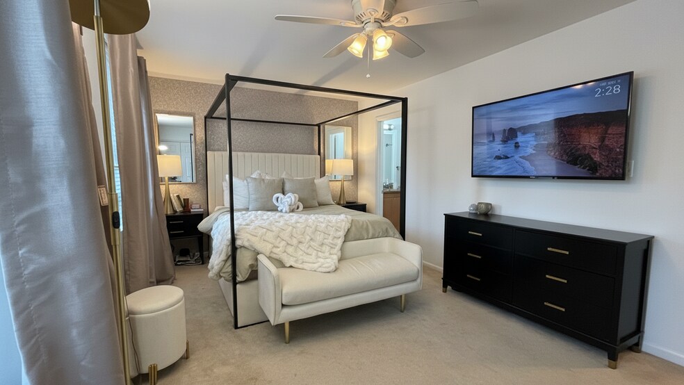 Master Suite - 16031 Dorset Rd