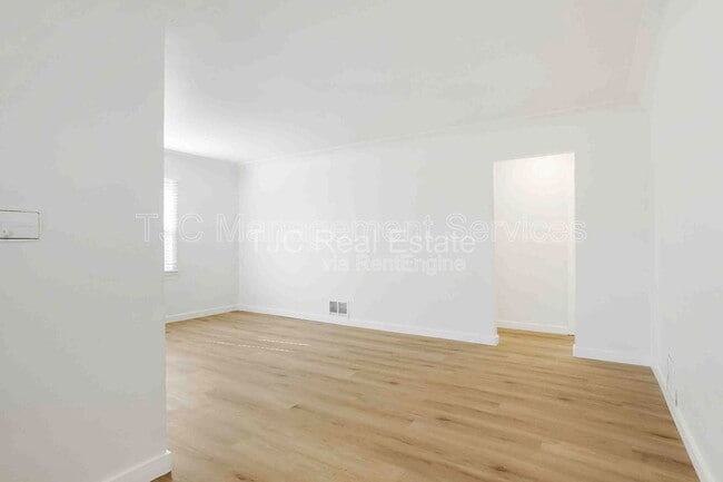 Building Photo - 1741 Newark St