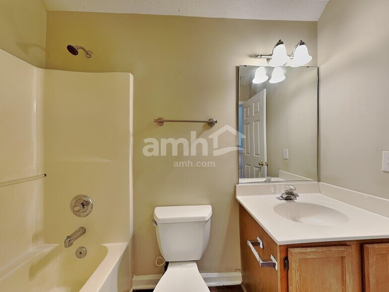 Building Photo - 4805 Adams Ridge Dr