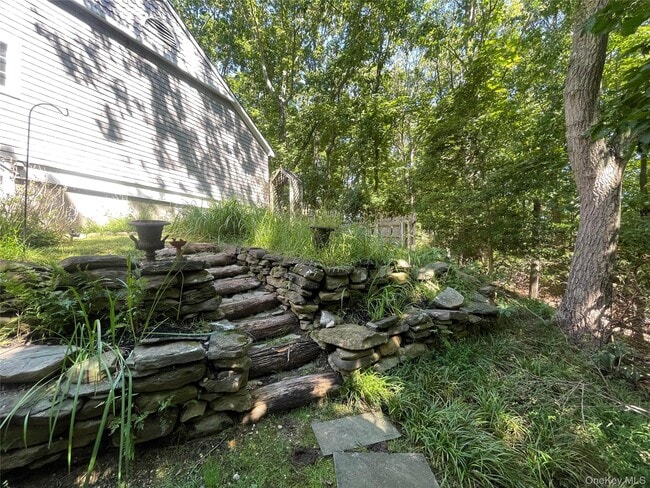 Building Photo - 106 Laurel Ln