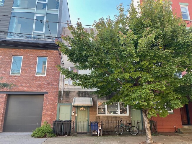 Building Photo - 311 5th St
