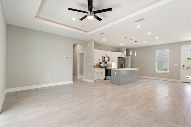 Building Photo - ONE MONTH FREE RENT! Modern, energy effici...