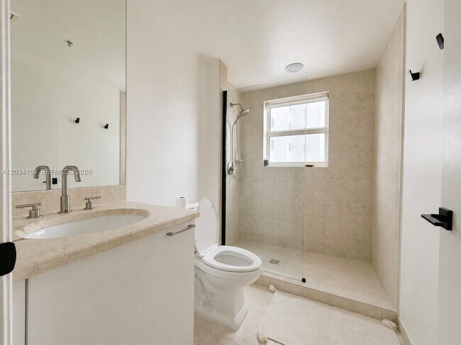 Building Photo - 15051 Royal Oaks Ln
