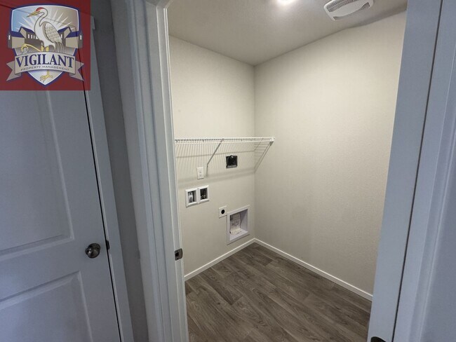 Building Photo - 3 Bedroom home