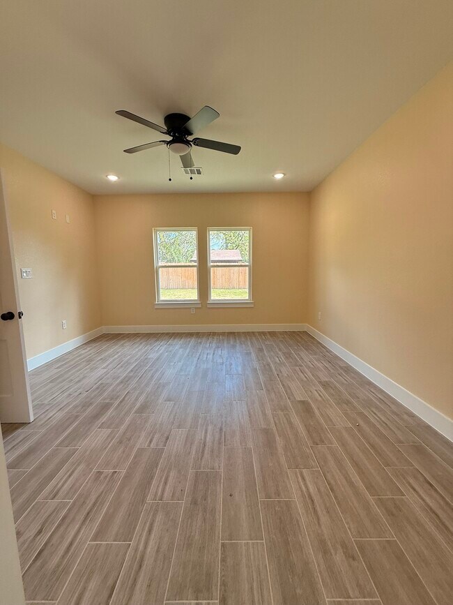 Building Photo - 14844 Coaltown Rd