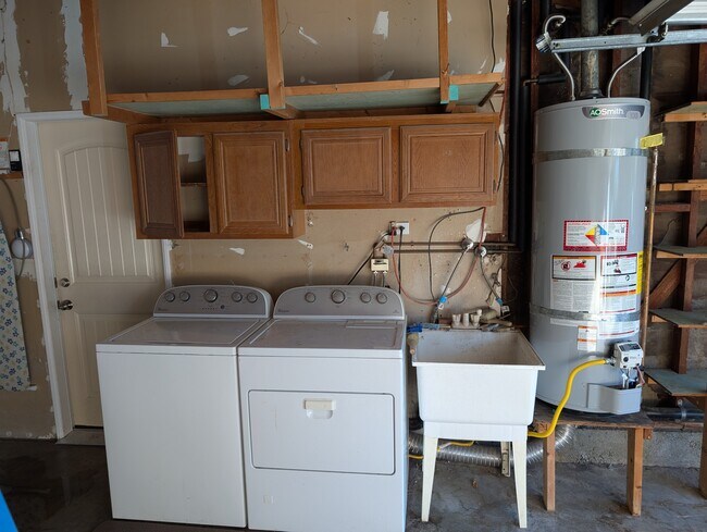 Building Photo - 27124 Cabrera Ave