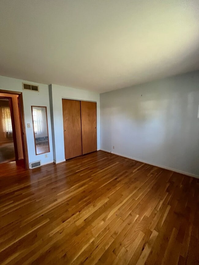 Building Photo - Charming Ranch - Coming Soon
