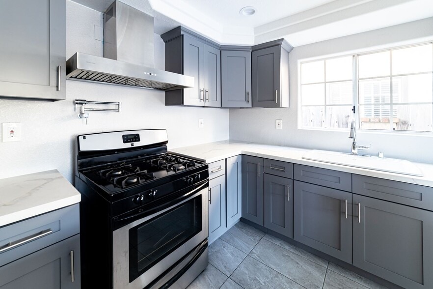 Building Photo - 1334 Lee Ave