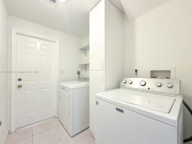 Building Photo - 7780 SW 160th Ave