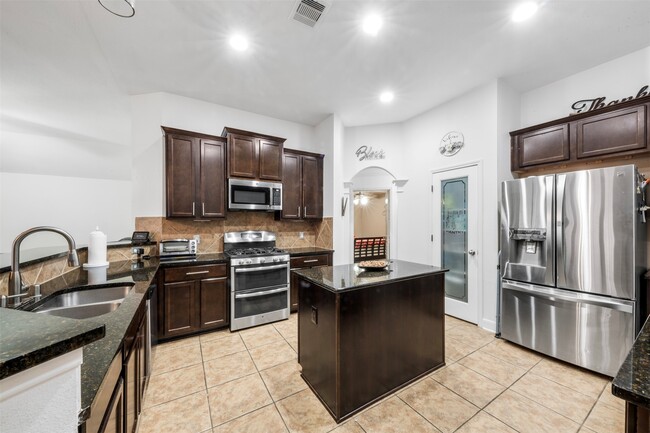 Building Photo - 2506 Spring Landing Dr