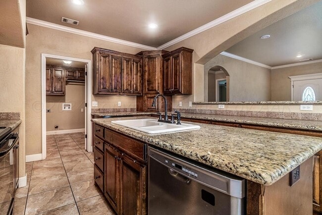 Building Photo - 8003 Manor Haven Ct