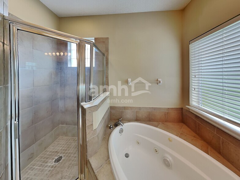 Building Photo - 625 S Tree Garden Dr