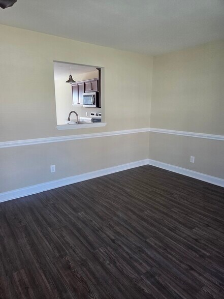 Living Room - 500 Hillshade Ct