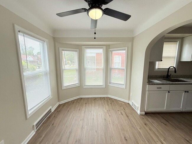 Building Photo - Fully Renovated 3-Bedroom Home – Move-In R...