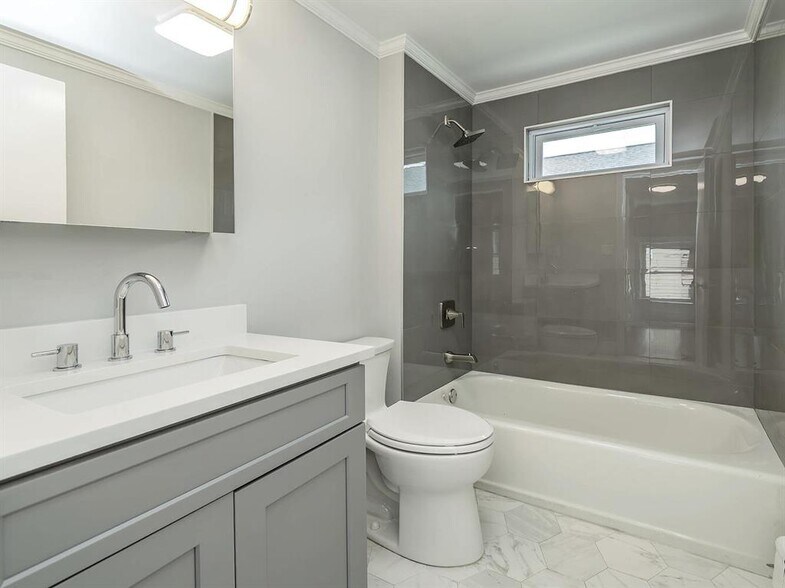 Building Photo - 33 Avenue B