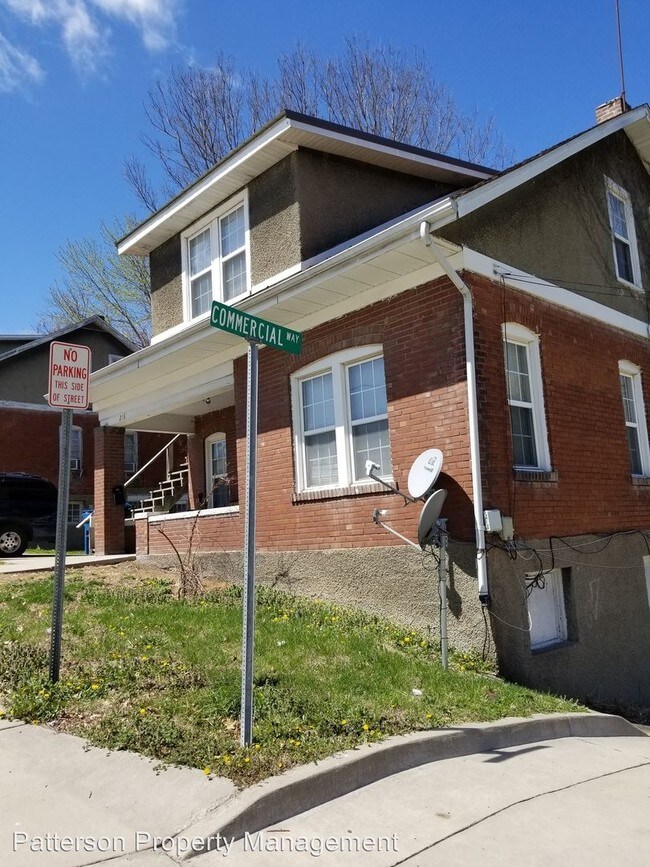 Primary Photo - 216 Chestnut St