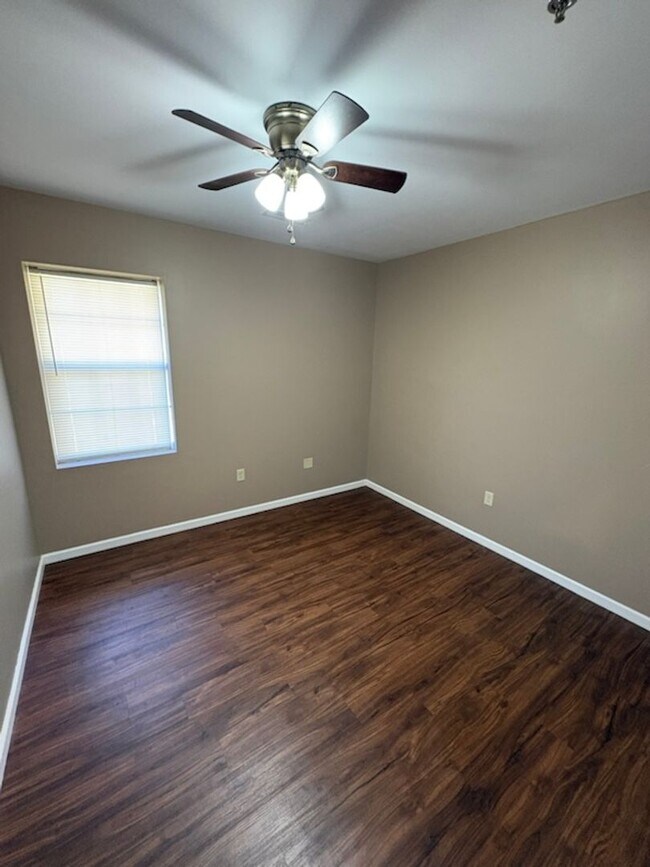 Building Photo - Jefferson Commons Apartments