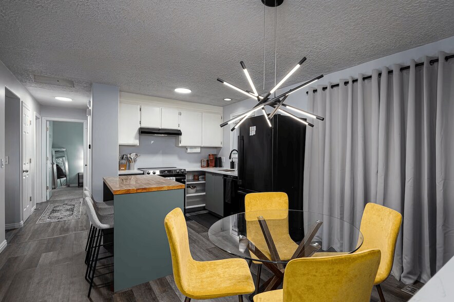 Building Photo - 9465 S Streatham Rd