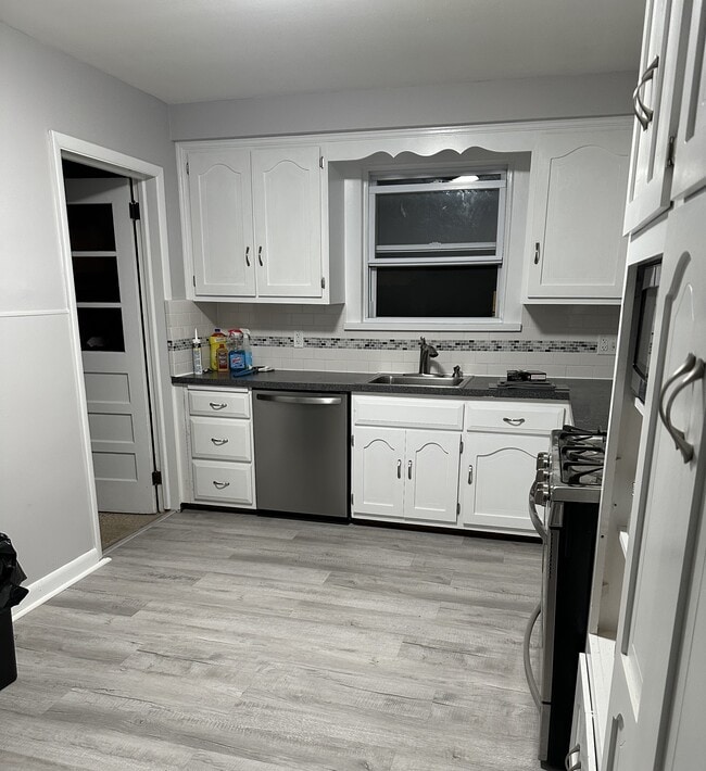 Kitchen - 52 High St