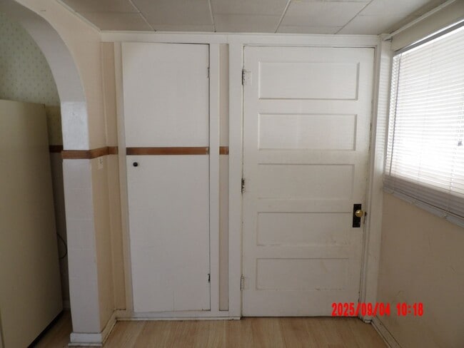 Building Photo - 2 Bedroom House with Full Basement