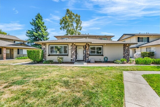 Primary Photo - 1035 Mohr Ln