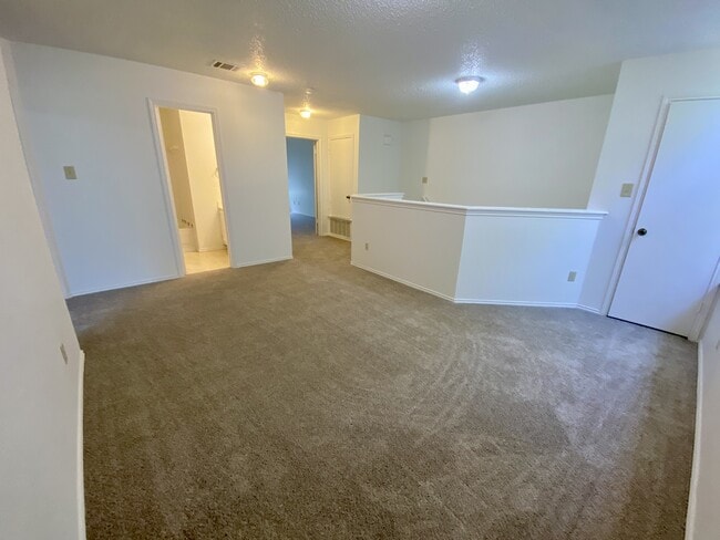 Building Photo - 8607 Cretys Cove