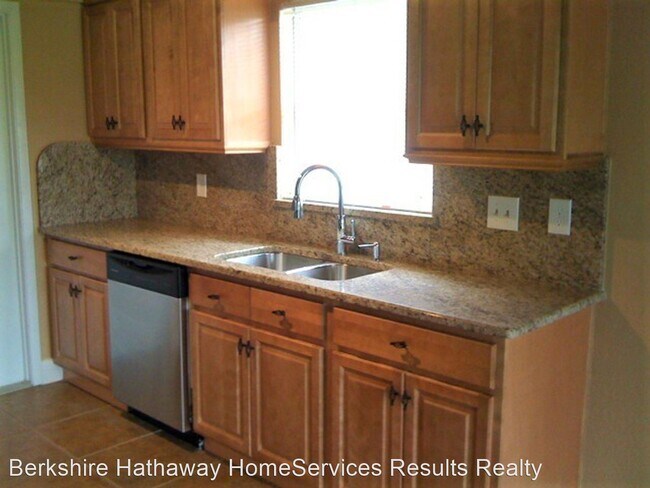 Building Photo - 3 br, 2 bath House - 519 Iowa Woods E Cir