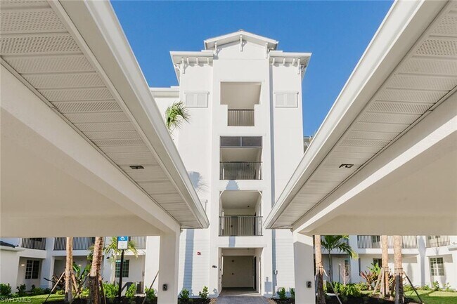 Building Photo - 15835 Grn Acrs Ave
