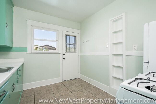 Building Photo - Charming Sherman Heights 2-Bedroom, Available Now!