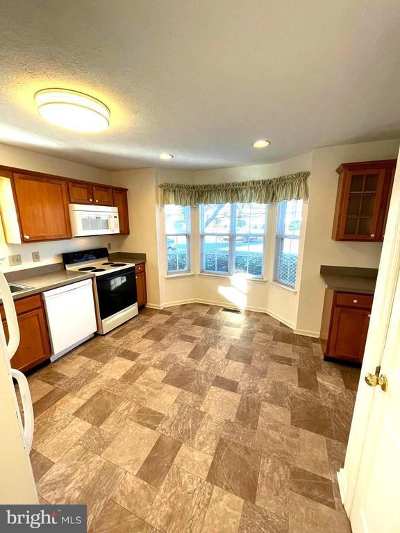 Building Photo - 2086 Cidermill Ln