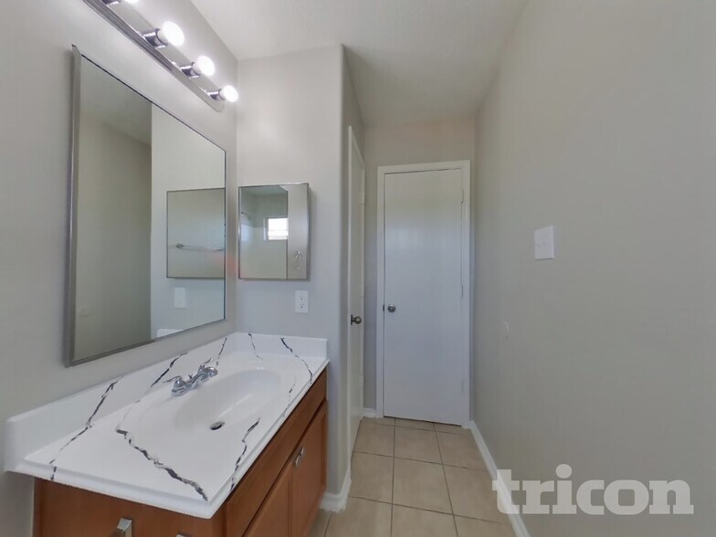 Building Photo - 7215 Lazy Summer Ct