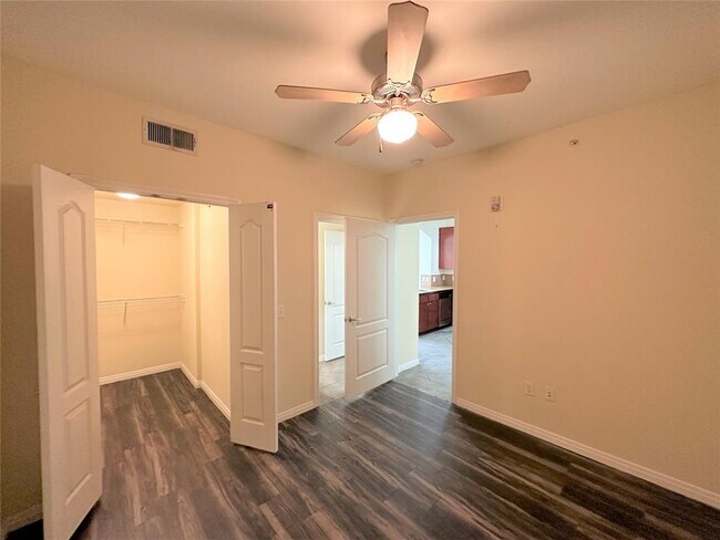 Building Photo - 2505 San Gabriel St