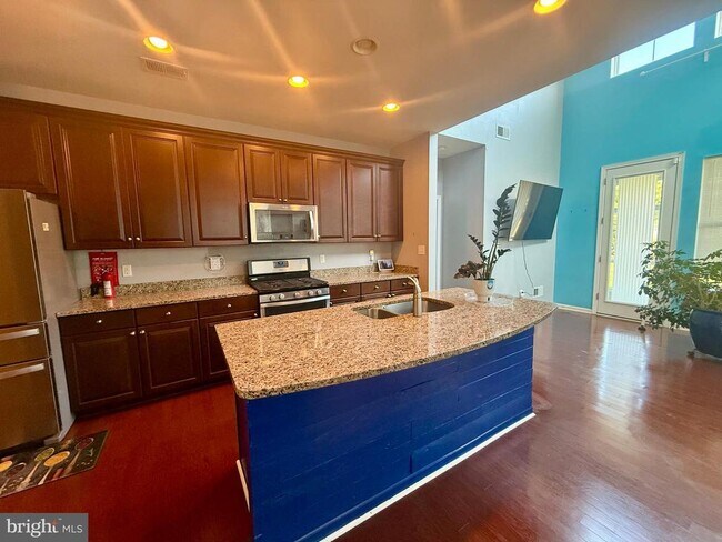 Building Photo - 33339 Lone Cedar Landing