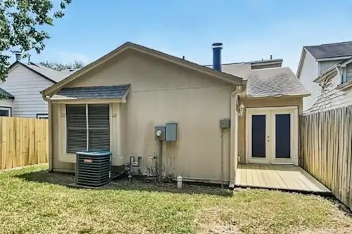 Building Photo - 6419 Horsepen Bayou Dr