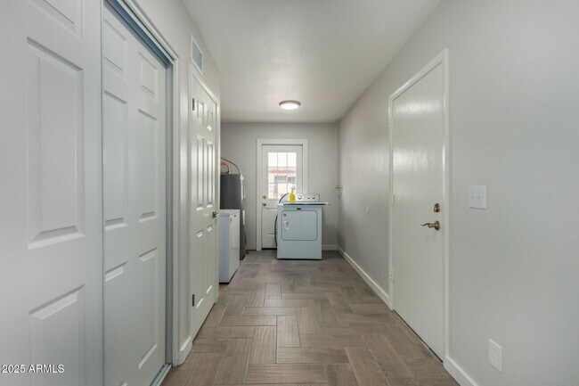 Building Photo - 1308 S Polly Ann Dr
