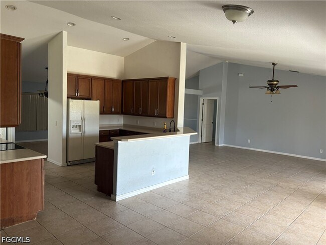 Building Photo - 421 NW 36th Ave