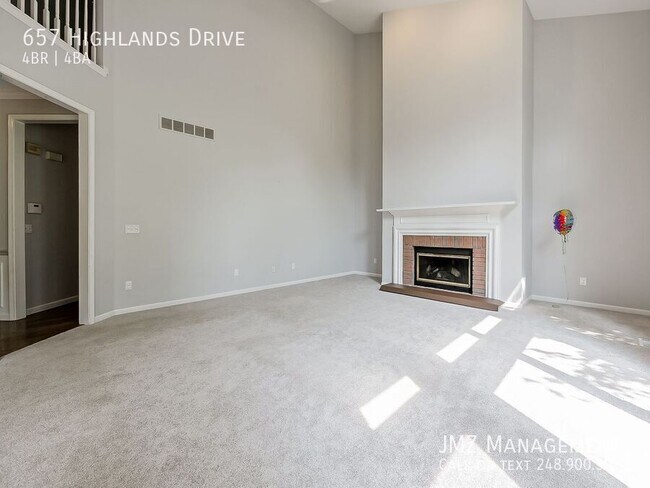 Building Photo - 657 Highlands Dr