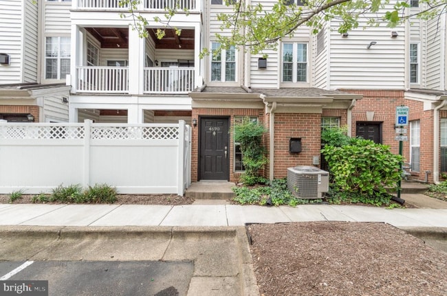 Building Photo - 4690 Lawton Way