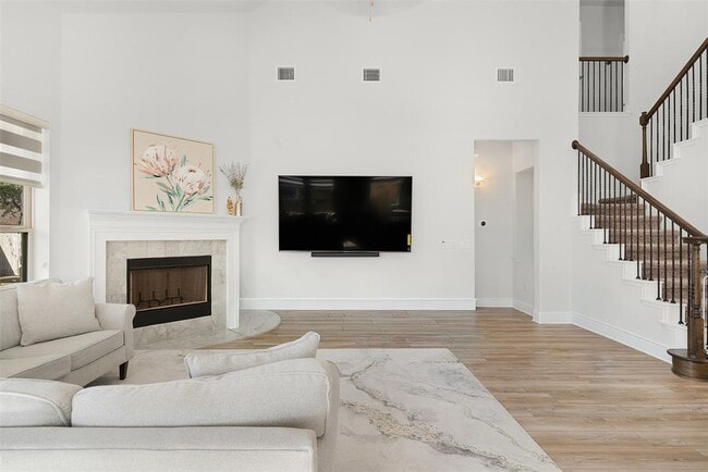 Building Photo - 3203 Scenic Valley Dr