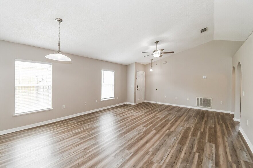 Building Photo - 3608 Alec Dr