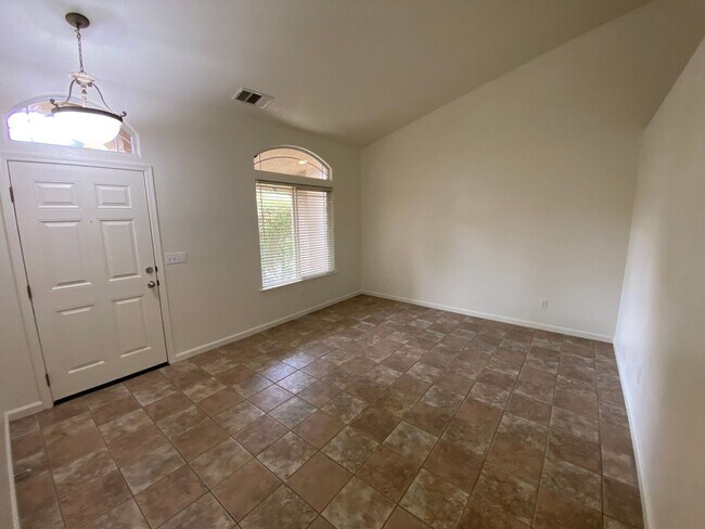 Building Photo - Coming soon, Beautiful Home located SE Visalia!
