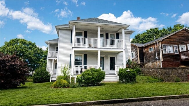 Building Photo - 140 Hamilton St